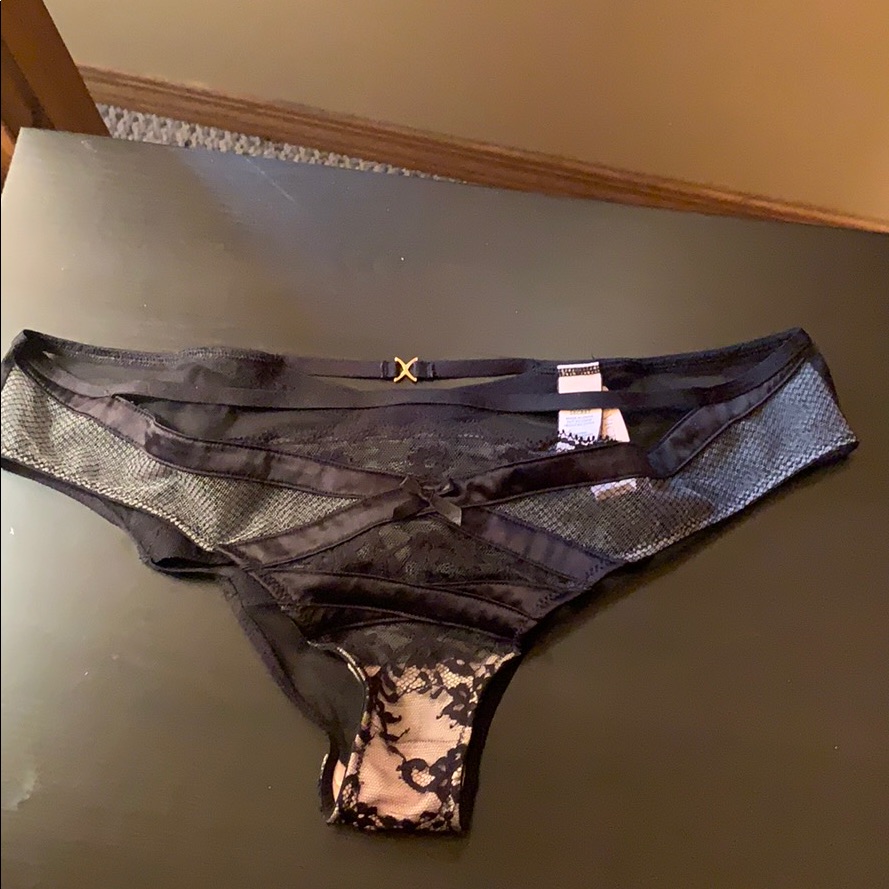 Nwt Victoria’s Secret Cheekini